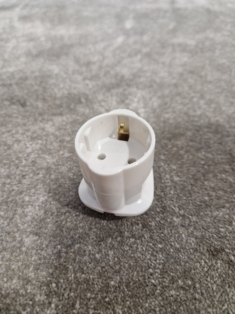 EU to UK Plug Adapter - Converts EU Plugs to UK Outlets - Excellent - image 4