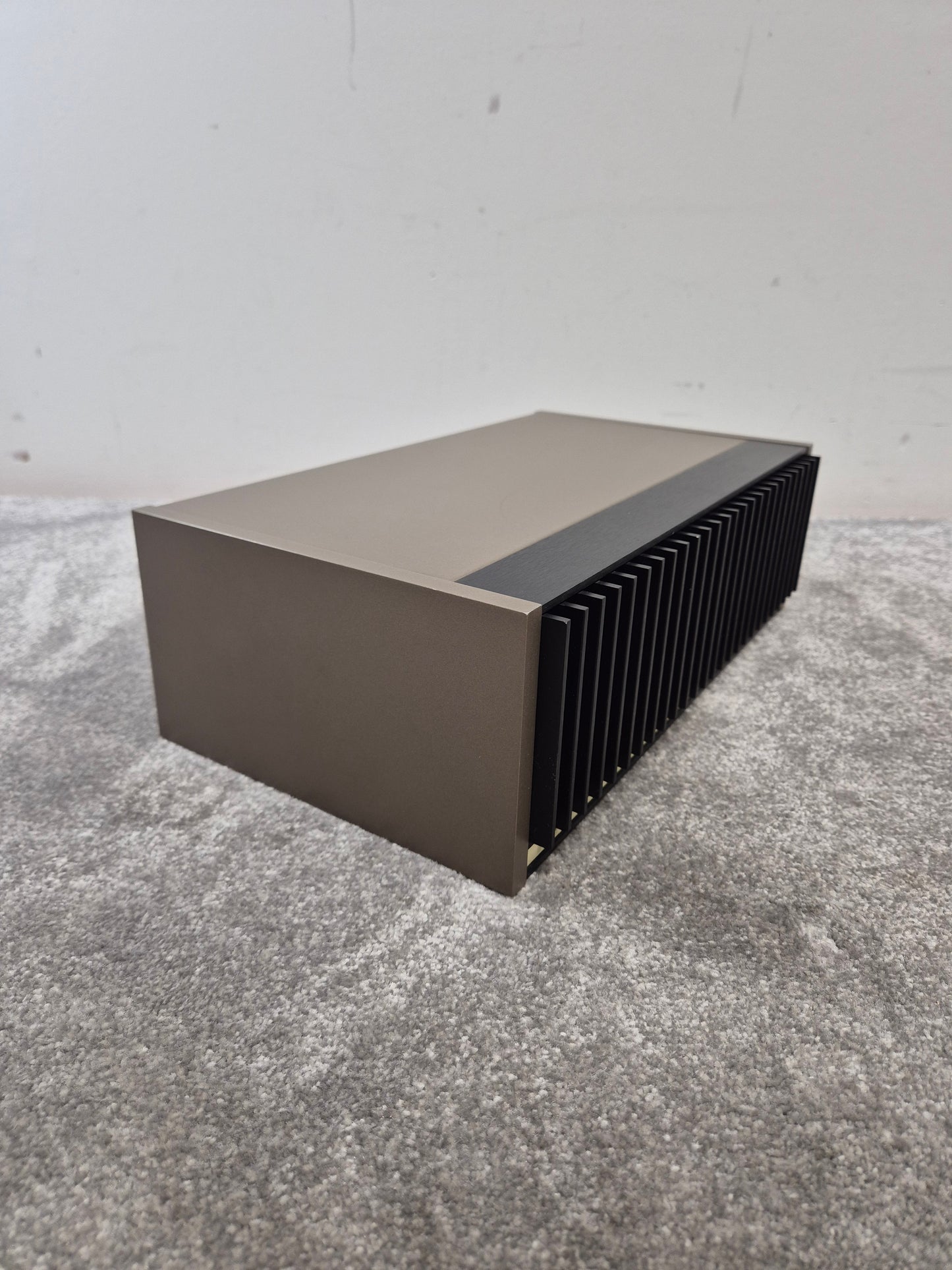 Quad 405-2 Amplifier - 150W Power, Class-A Design - Excellent w/ Power Supply