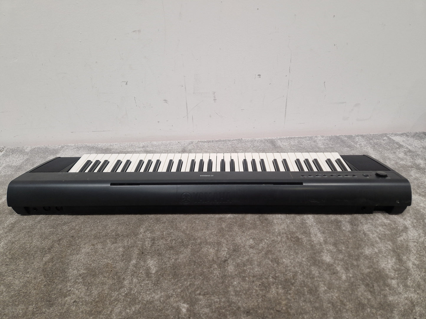Yamaha Piaggero NP-series – 61-Key Portable Digital Piano, Graded Soft Touch – Very Good