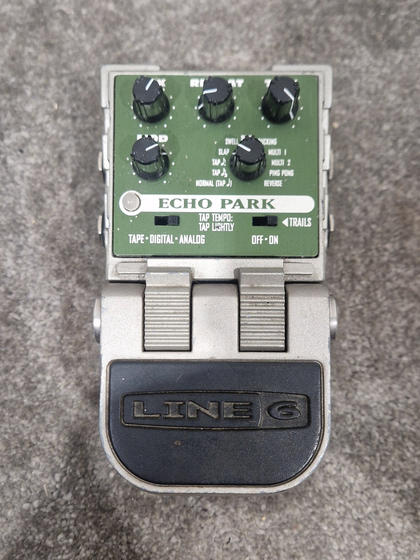 Line 6 Echo Park Effects Pedal - Stereo Delay, 7 Echo Types - Spares or Repairs
