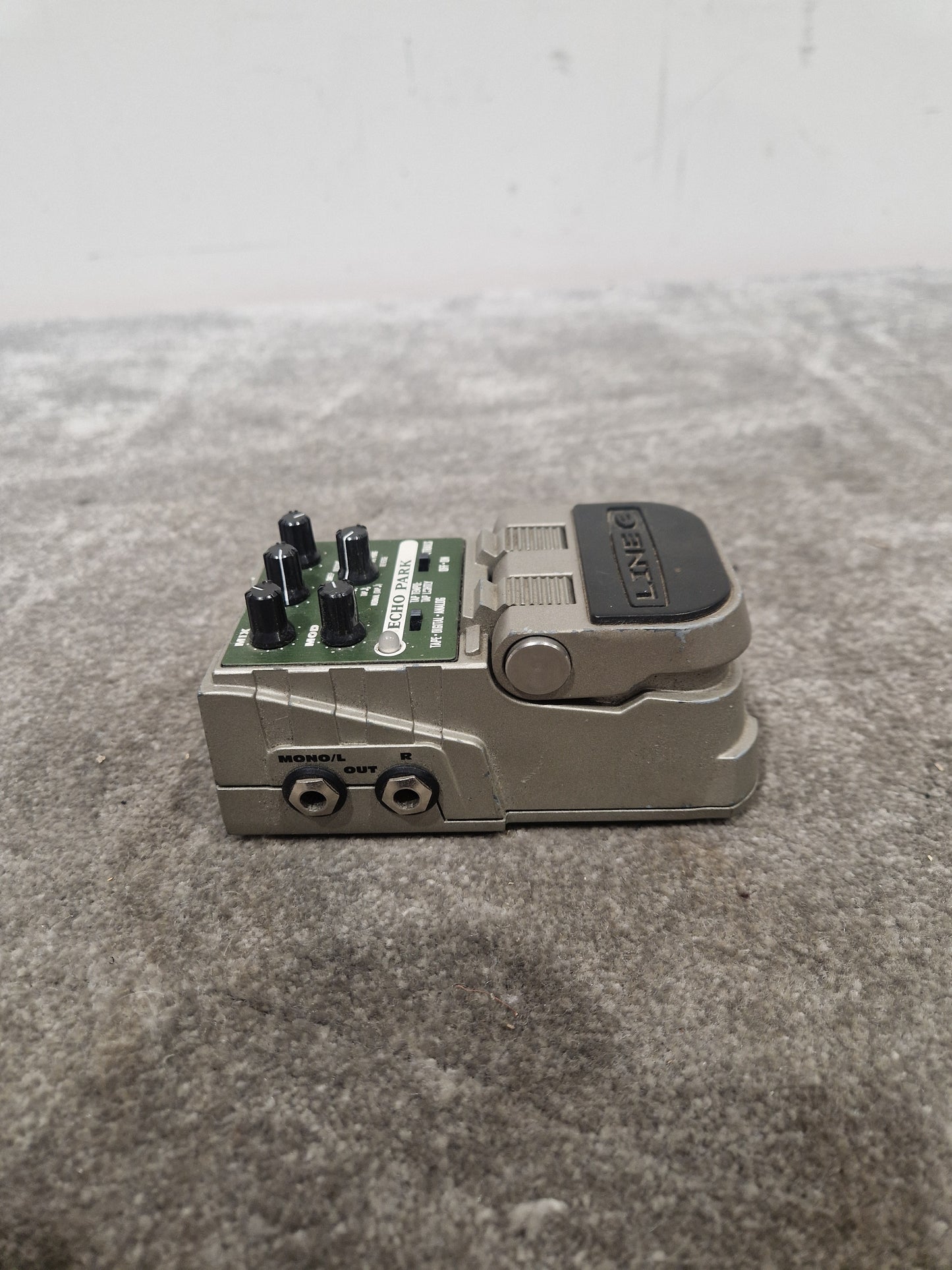 Line 6 Echo Park Effects Pedal - Stereo Delay, 7 Echo Types - Spares or Repairs