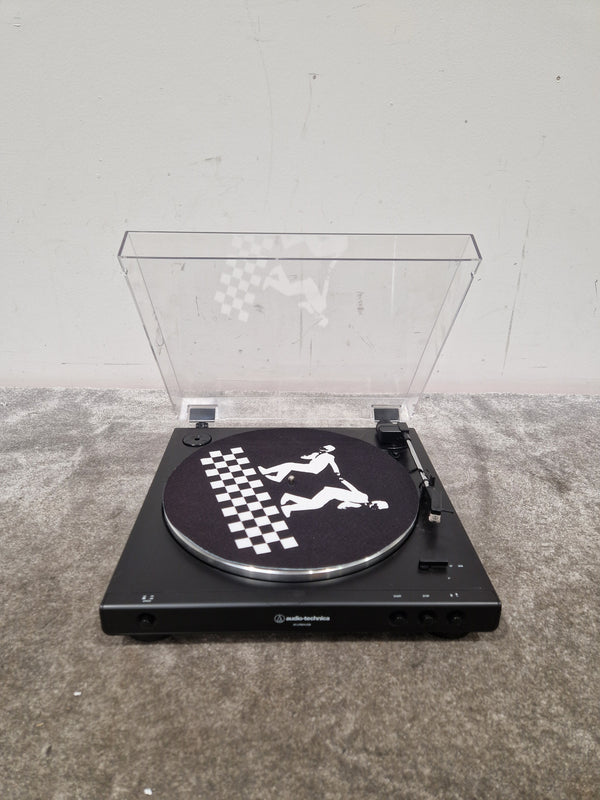 Audio-Technica AT-LP60XYSB – Fully Automatic Belt-Drive Turntable – Very Good w/ Slip Mat