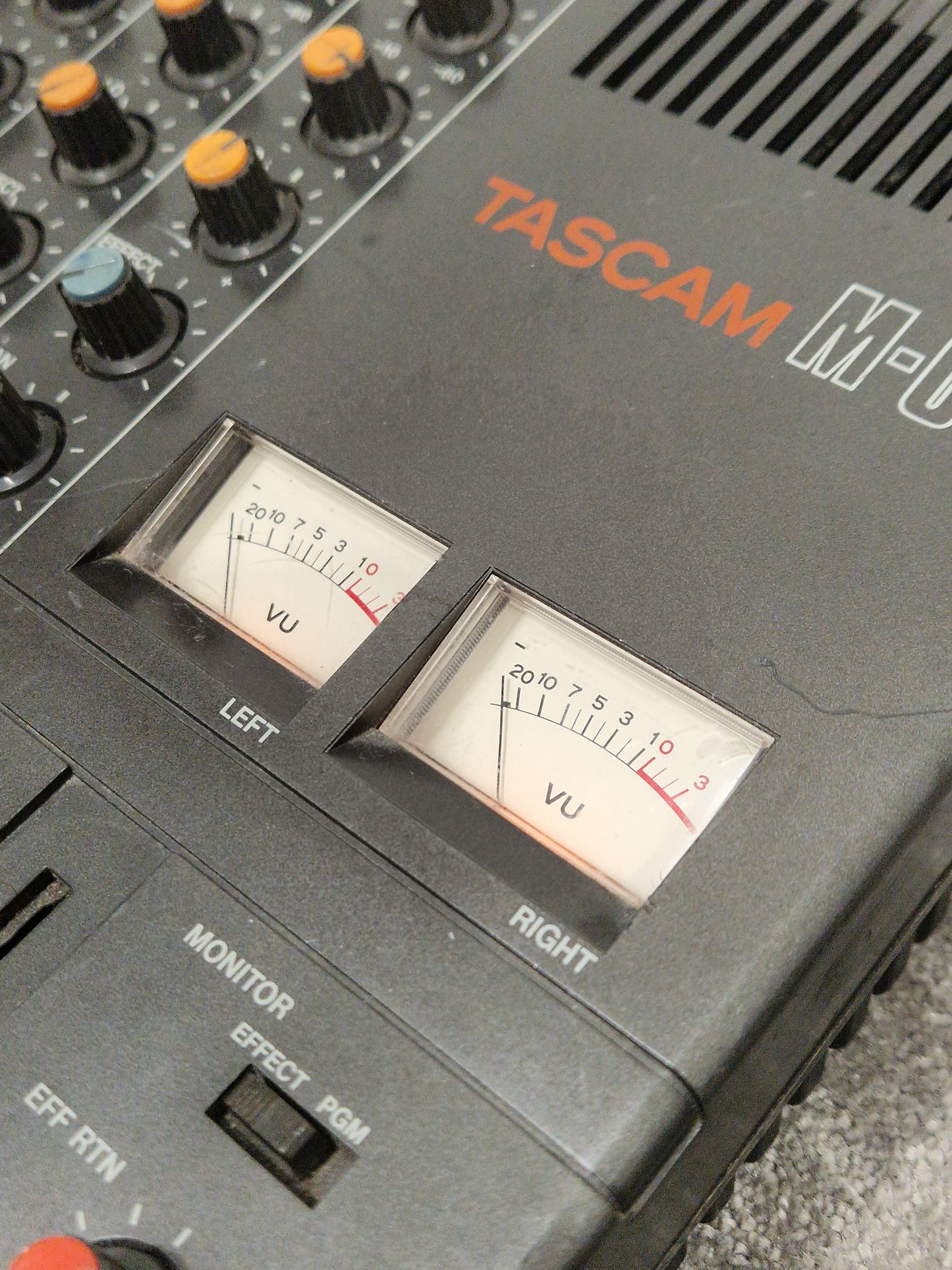 Tascam M-06 - Compact 6-Channel Mixer - Good