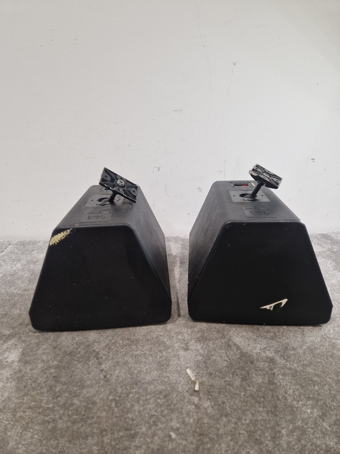 JBL Control 28 Pair - Indoor/Outdoor Speakers - Good