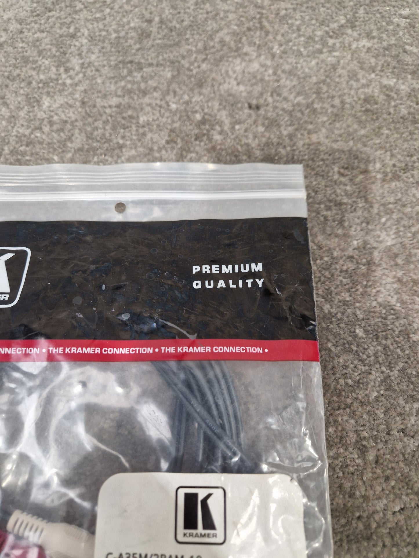 Kramer 3.5mm TO 2 RCA 10FT - Audio Cable Adapter - Excellent w/ Original Packaging