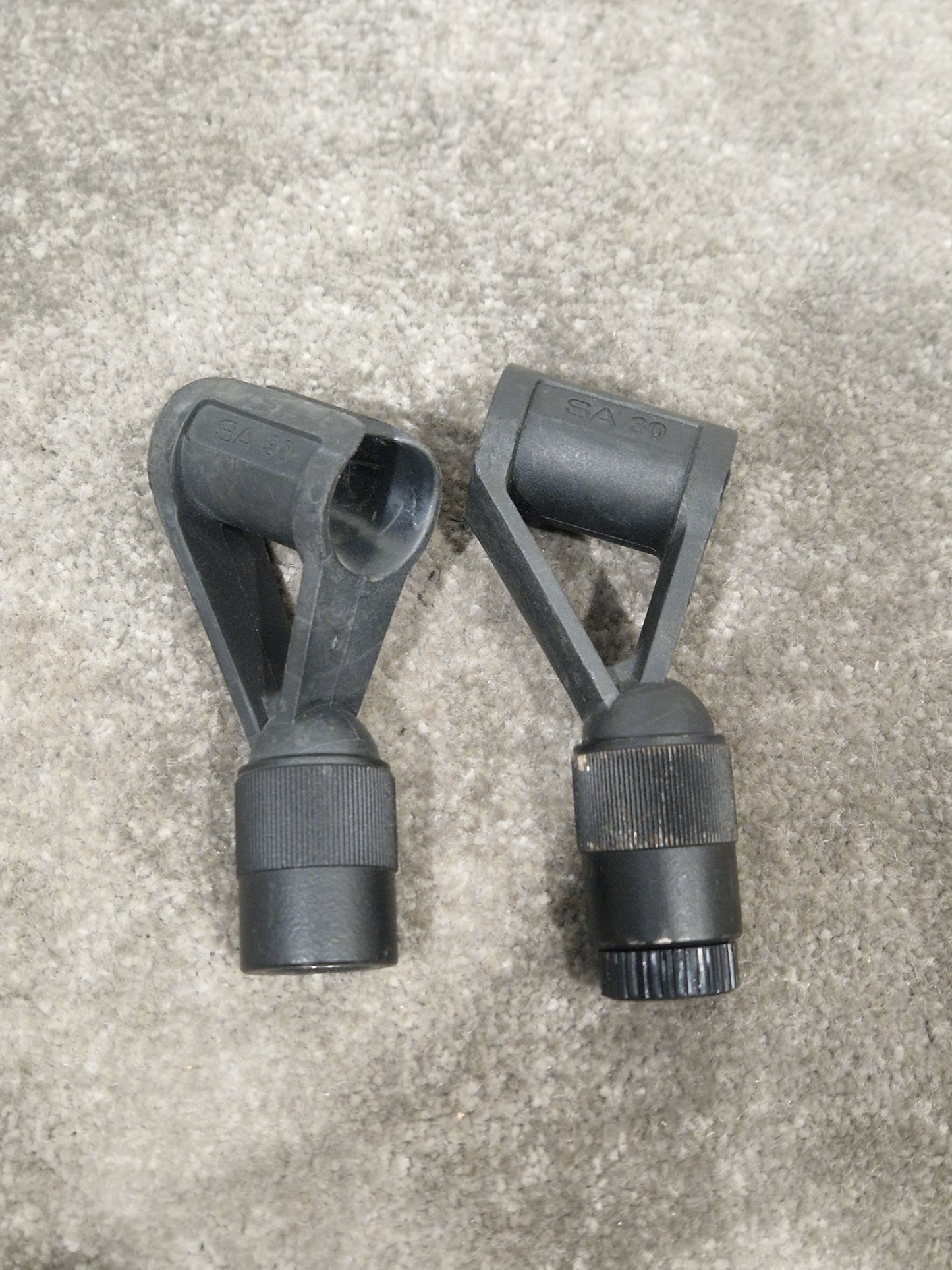 AKG SA30 Mic Holders Set OF 2 - Rugged Construction - Very Good