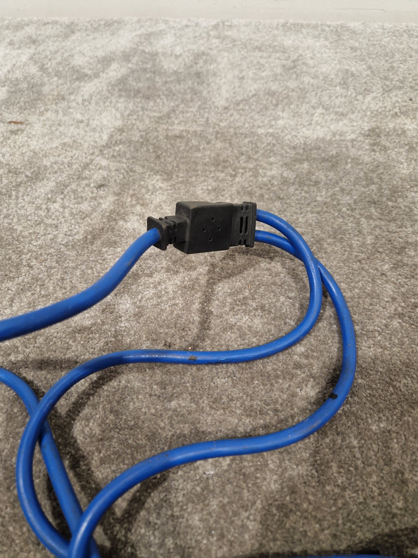 3 Head Socket Output - Multi-Connection Adapter - Good