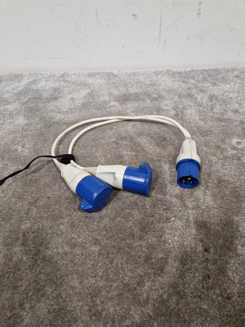 16 AMP 240V Plug TO-2X 16 AMP Socket Splitter - Heavy-Duty Power Distribution - Good - image 3