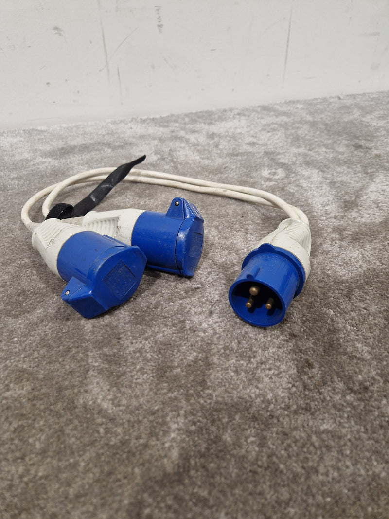 16 AMP 240V Plug TO-2X 16 AMP Socket Splitter - Heavy-Duty Power Distribution - Good - image 6