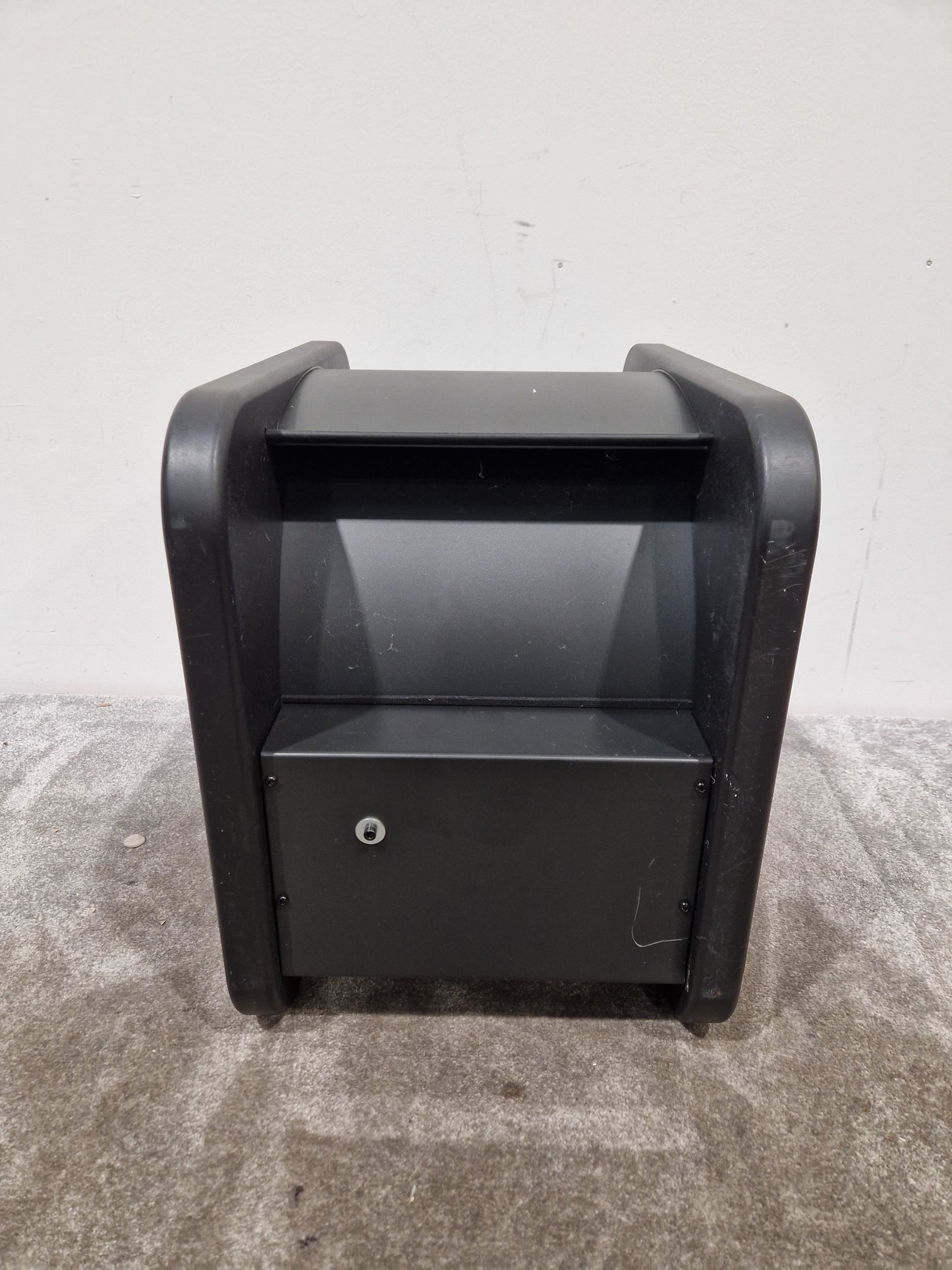 Genelec 7060B Active Subwoofer - Precise Bass Response - Very Good w/ Power Supply