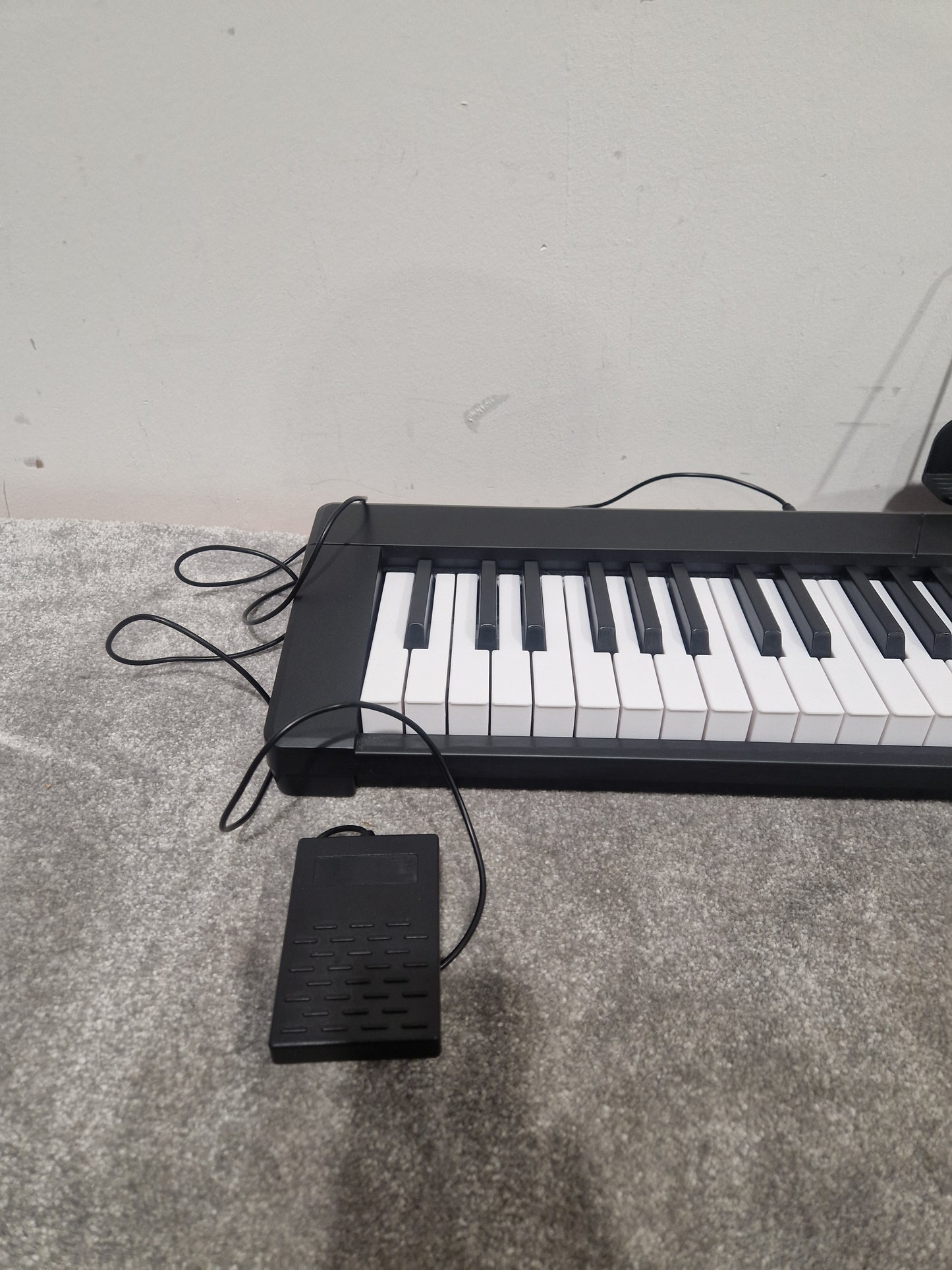 Starfavor 88 Key Keyboard Piano - Digital Performance Instrument - Excellent w/ Original Box & Power Supply