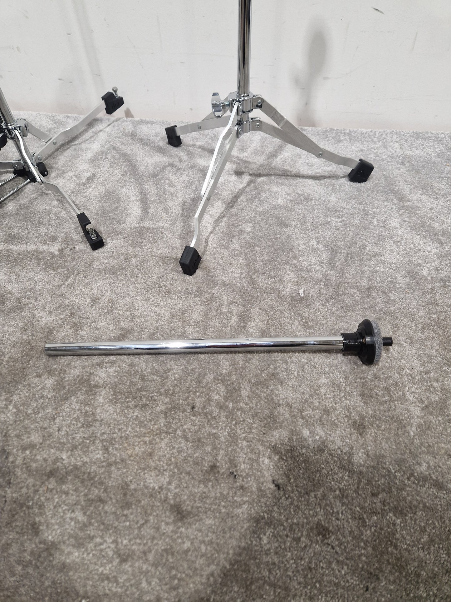 DW6000 Hardware - Lightweight Drum Stands- Excellent w/ Soft Case