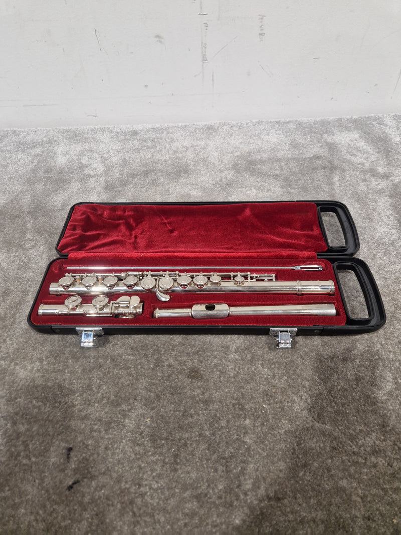 Yamaha YFL22IN Japanese Flute - Professional Concert Quality - Excellent w/ Hard Case - image 6