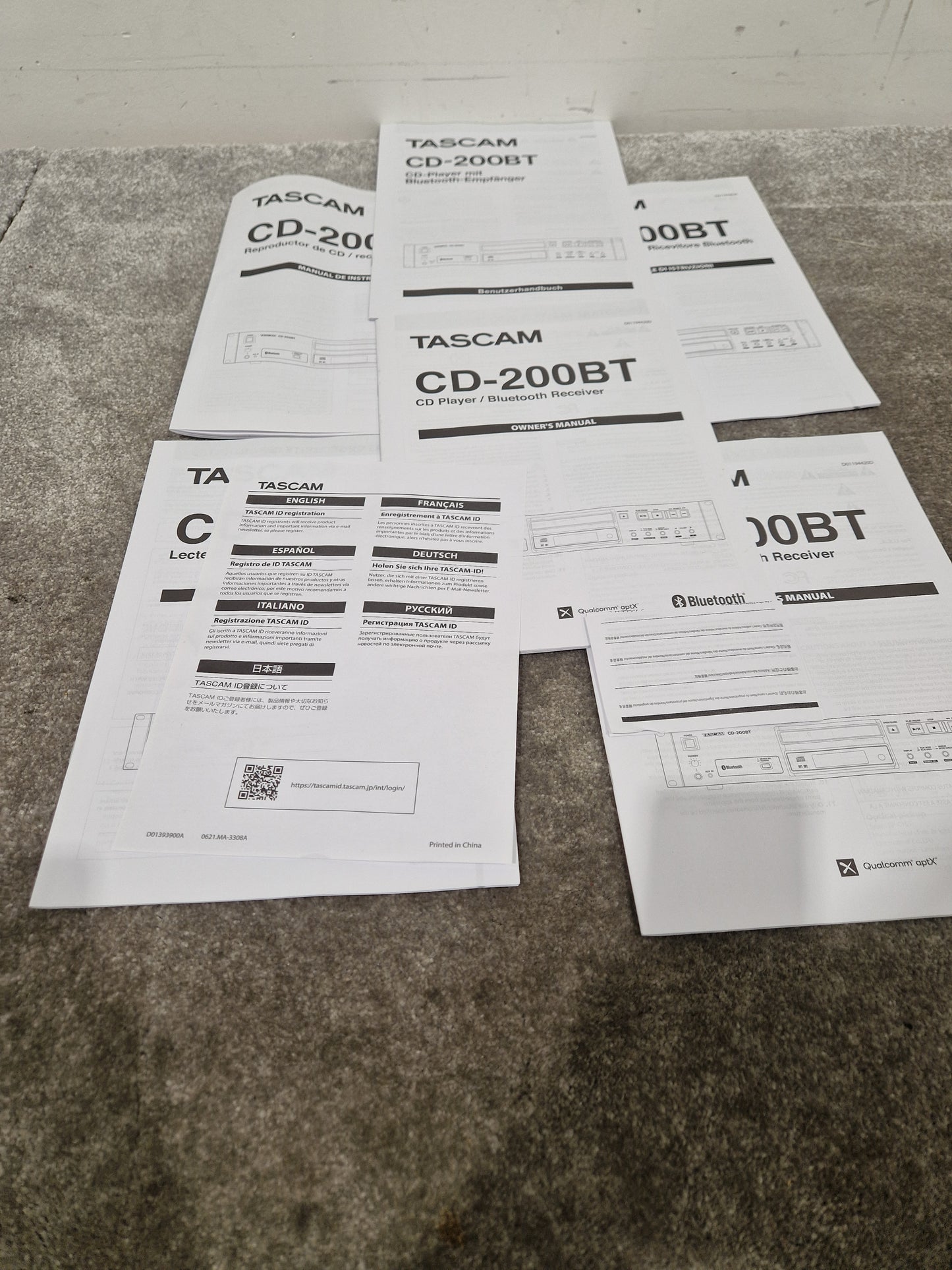 Tascam CD-200BT - Bluetooth CD Player - Excellent w/ Remote