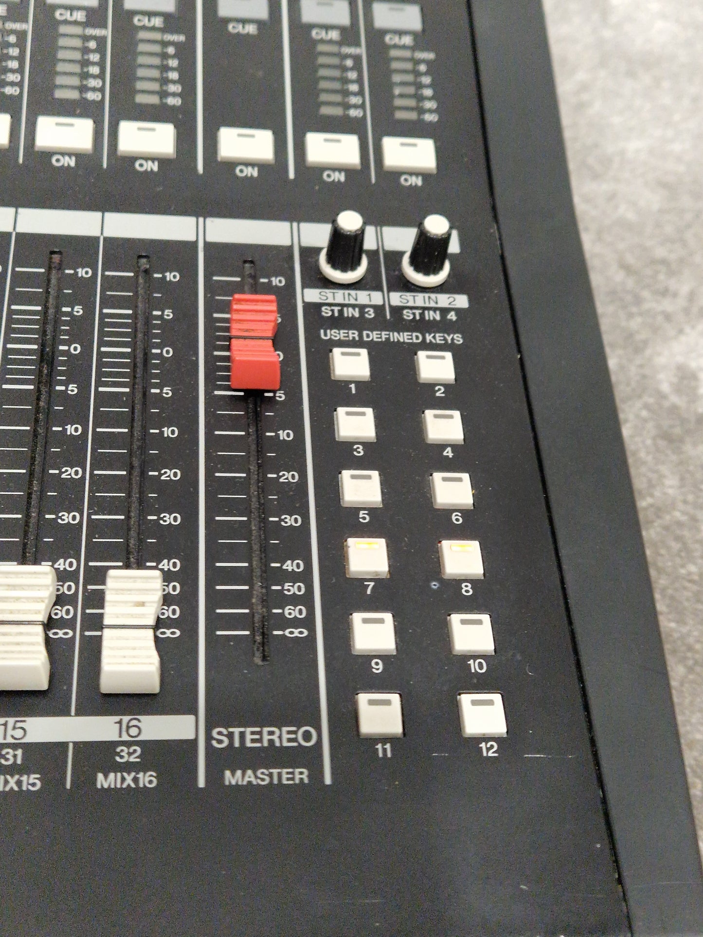 Yamaha LS9-16 - Digital Mixing Console - Excellent