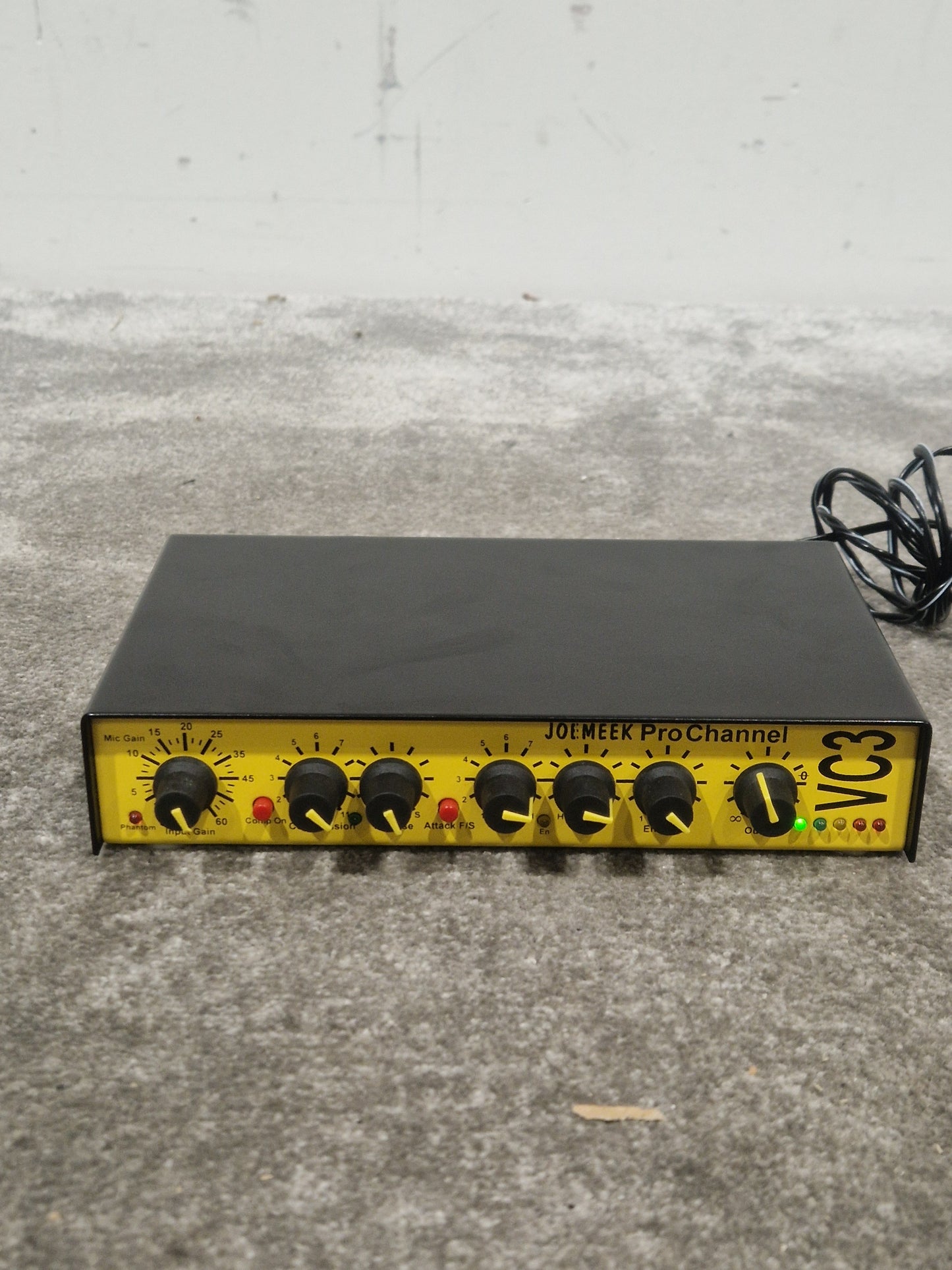 Joe Meek Pro Channel VC3 - Studio Quality Preamp - Excellent w/ Power Supply