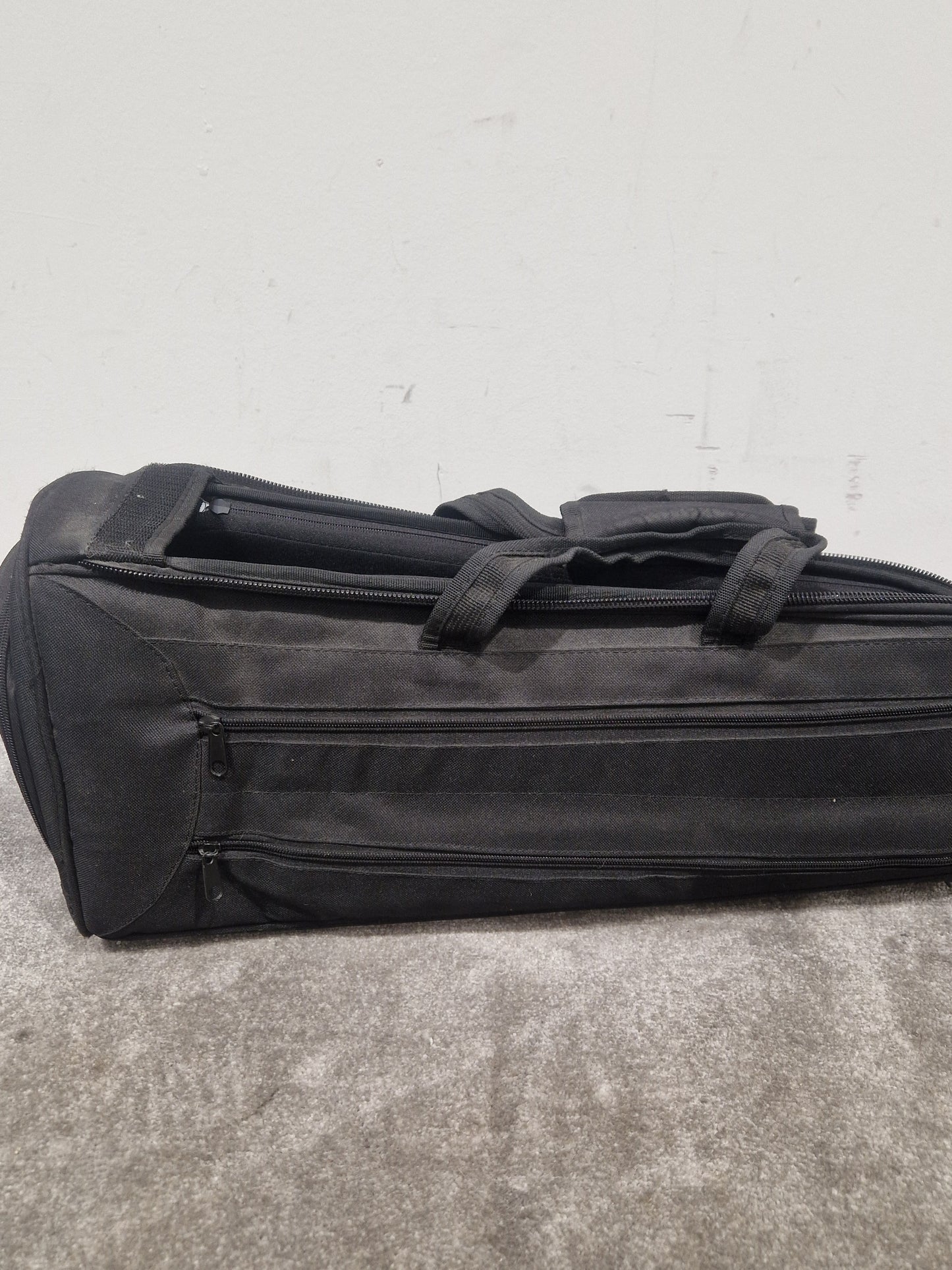 Corton Amati 776467 – Classic Brass Trumpet – Good w/ Chord Soft Case & Trumpet Study Books