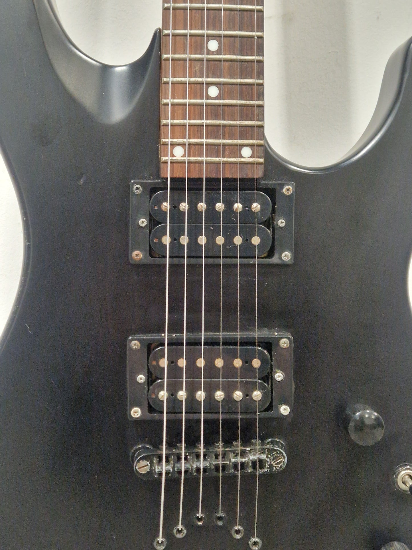 Dean Vendetta Black - Solid Body Electric Guitar - Very Good w/ New Strings