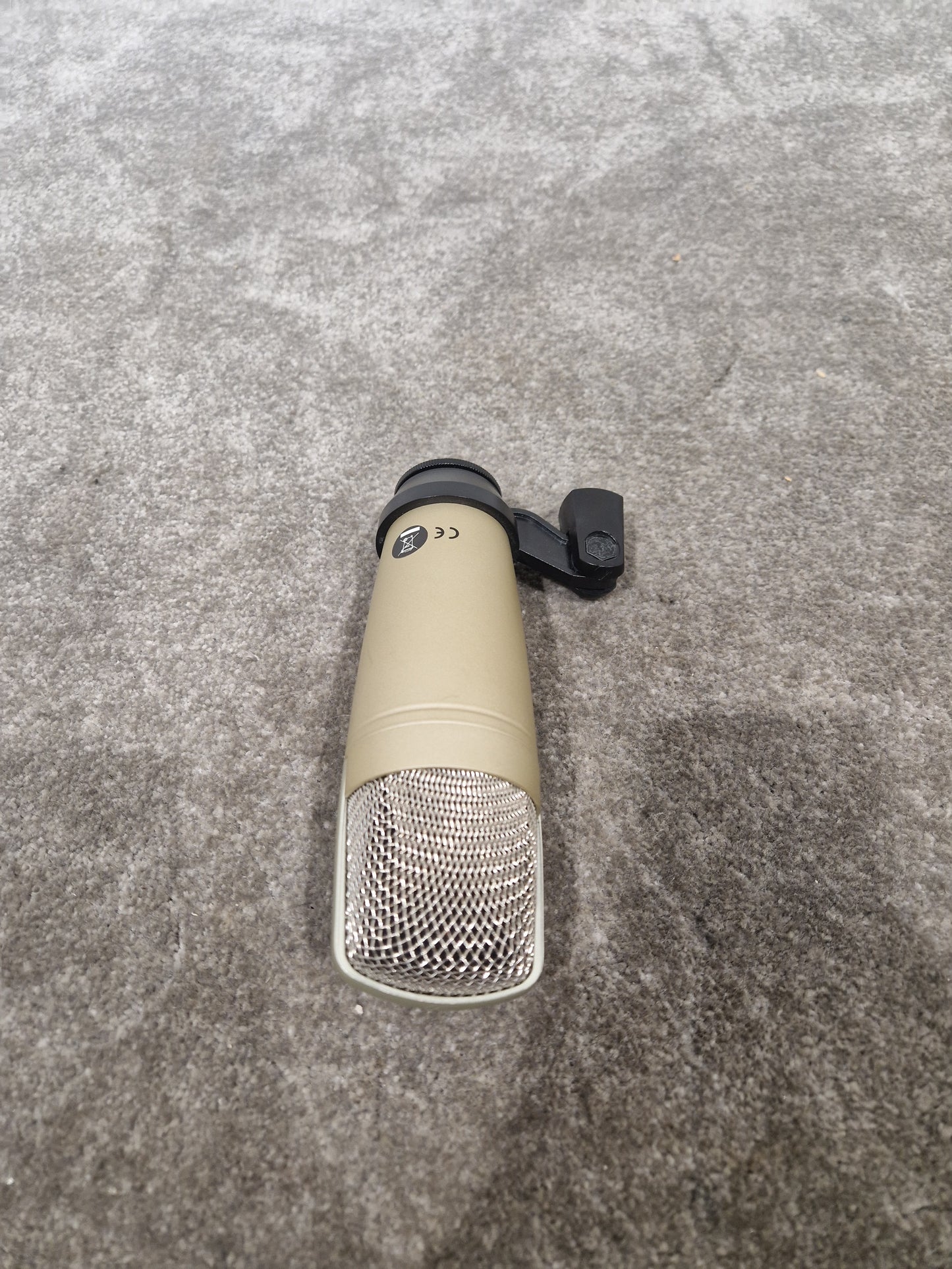 Behringer C-1 Microphone - Cardioid Condenser - Very Good w/ Hard Case