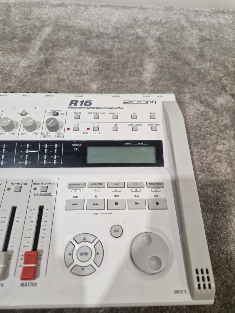 Zoom R16 Audio Interface - Portable Multitrack Recorder - Very Good w/ Power Supply - image 3