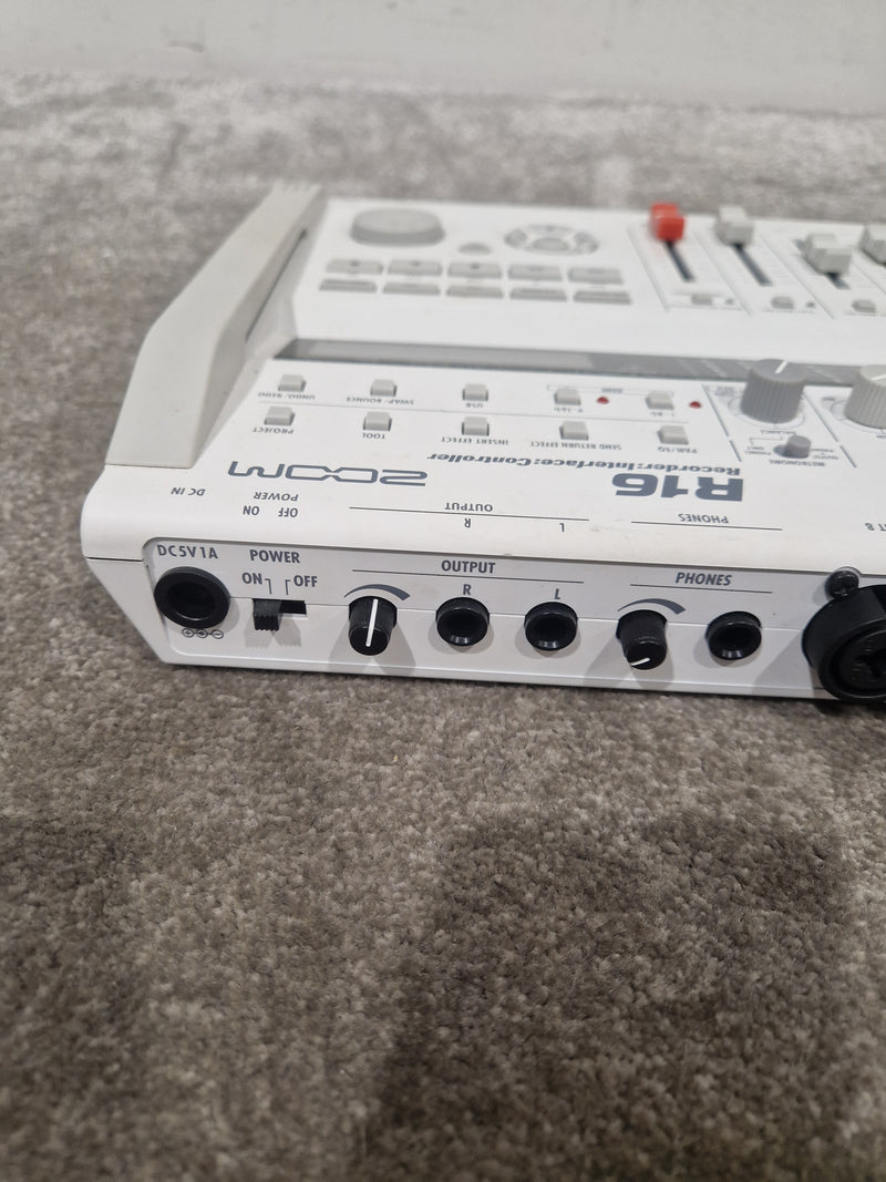 Zoom R16 Audio Interface - Portable Multitrack Recorder - Very Good w/ Power Supply - image 8
