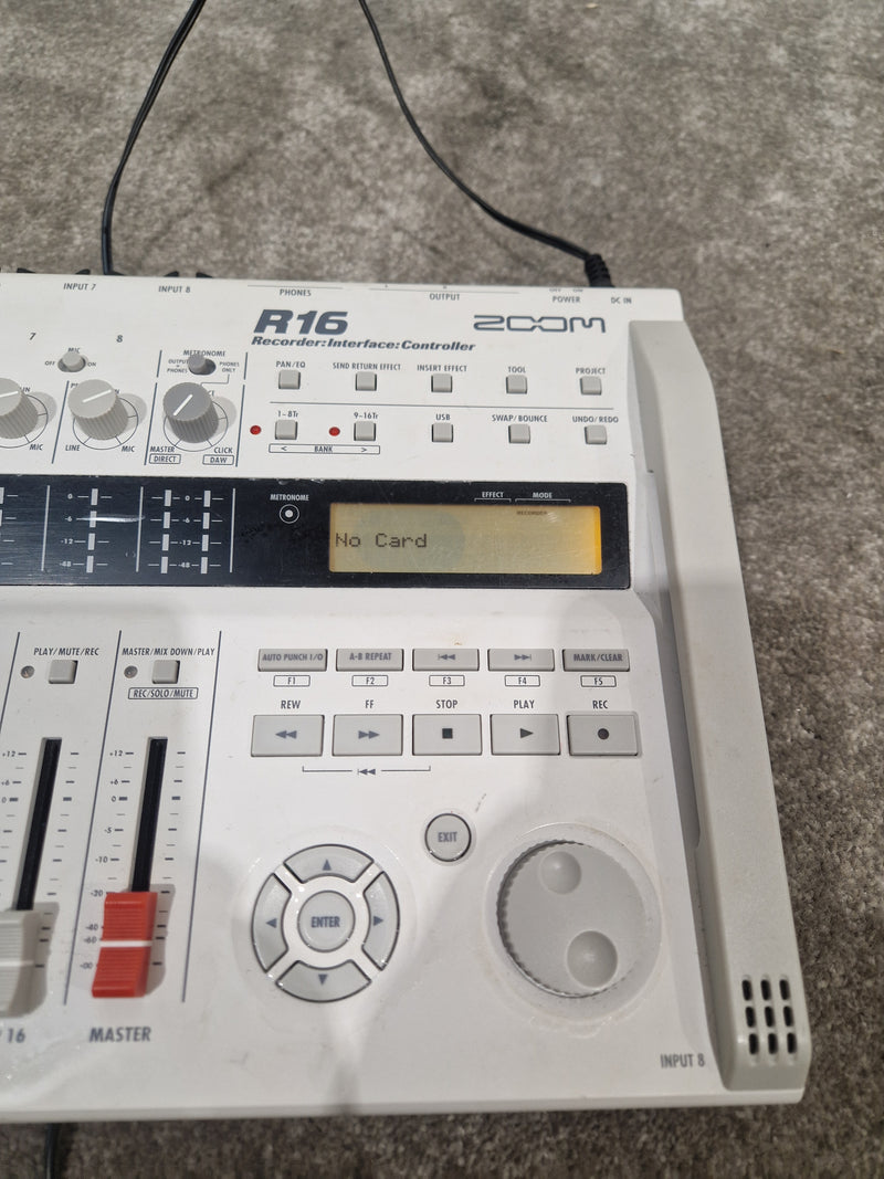 Zoom R16 Audio Interface - Portable Multitrack Recorder - Very Good w/ Power Supply - image 13