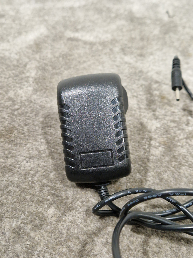 BSY BSYB050200B W - 5V Switching Power Adapter - Excellent - image 4