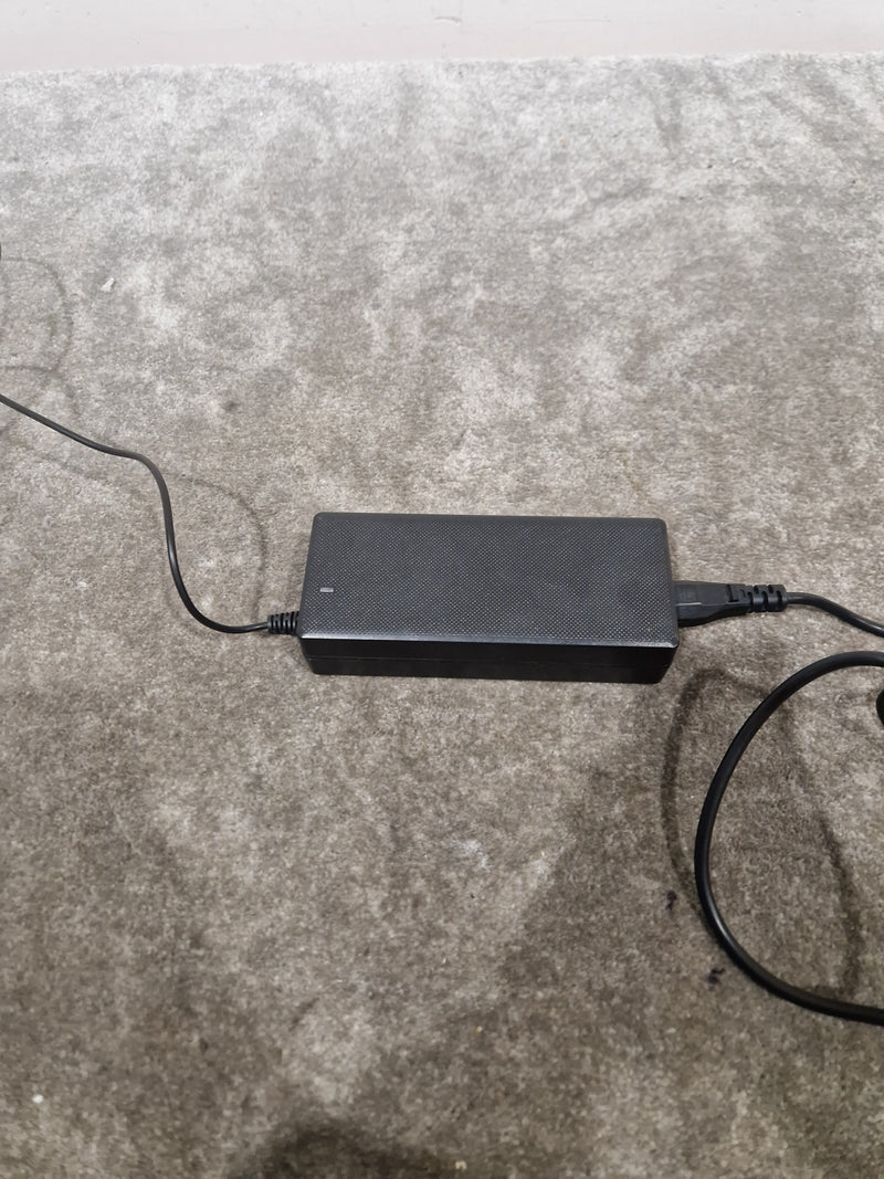 Flypower Switching Adapter PS120C200Y6000M - Excellent - image 9