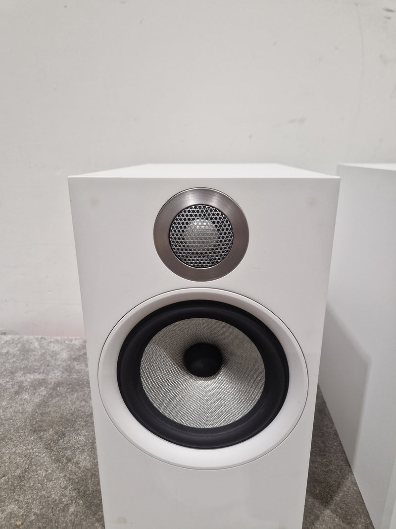 Bowers & Wilkins 606 - Bookshelf Speakers - Pair - White - Excellent - image 7