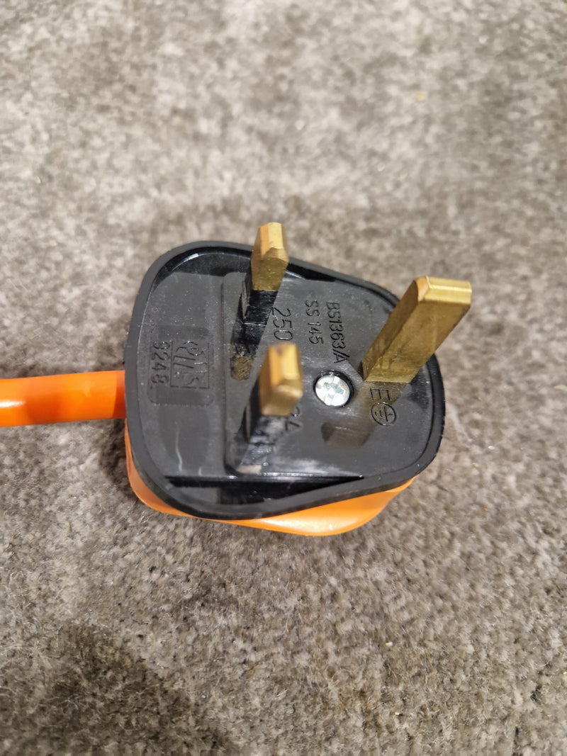 10M UK Plug to One Gang Orange - Excellent - image 7