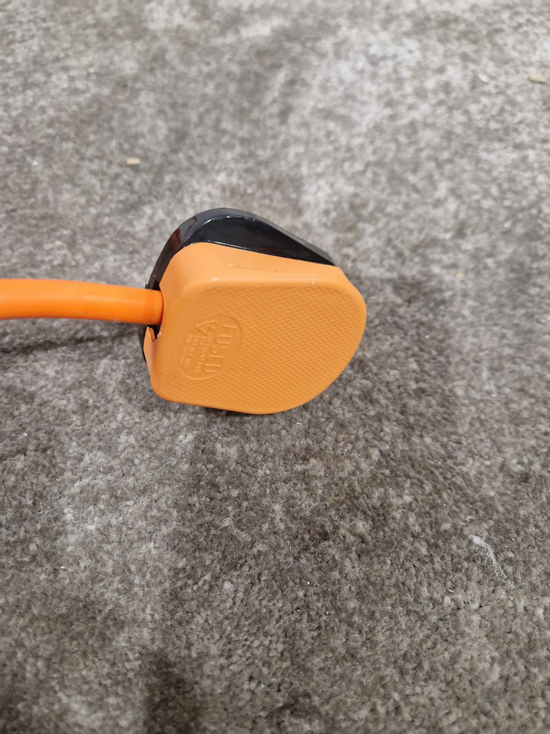 10M UK Plug to One Gang Orange - Excellent - image 8