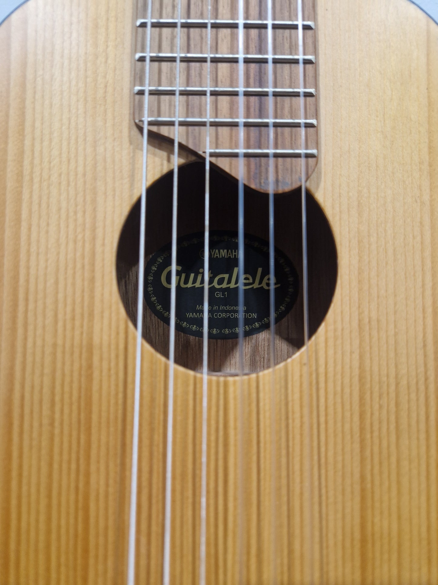 Yamaha GL1 - Guitalele - Natural - Excellent w/ Soft Case