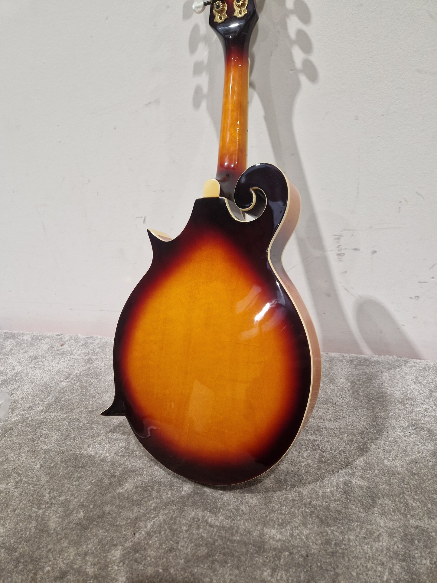 Vintage VFM300F - Mandolin - Sunburst - Excellent w/ Hard Case
