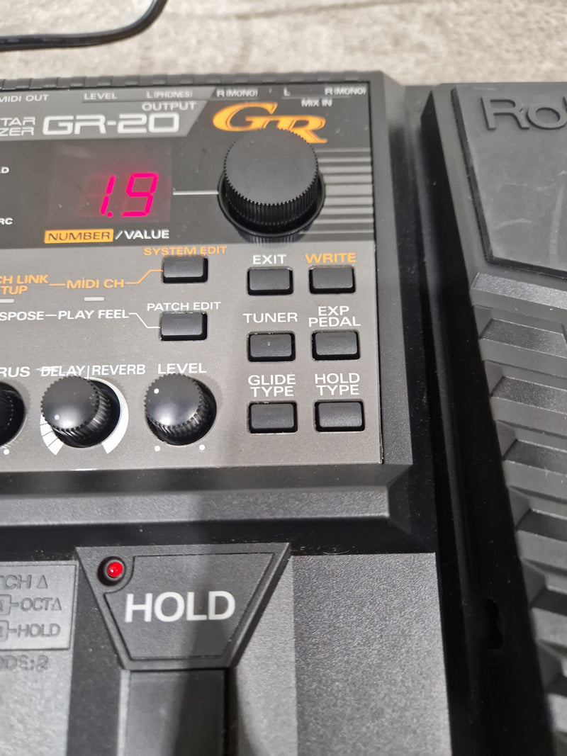 Roland GR-20 - Guitar Synthesizer - Complete System - Excellent w/ Cables & Power Supply - image 11