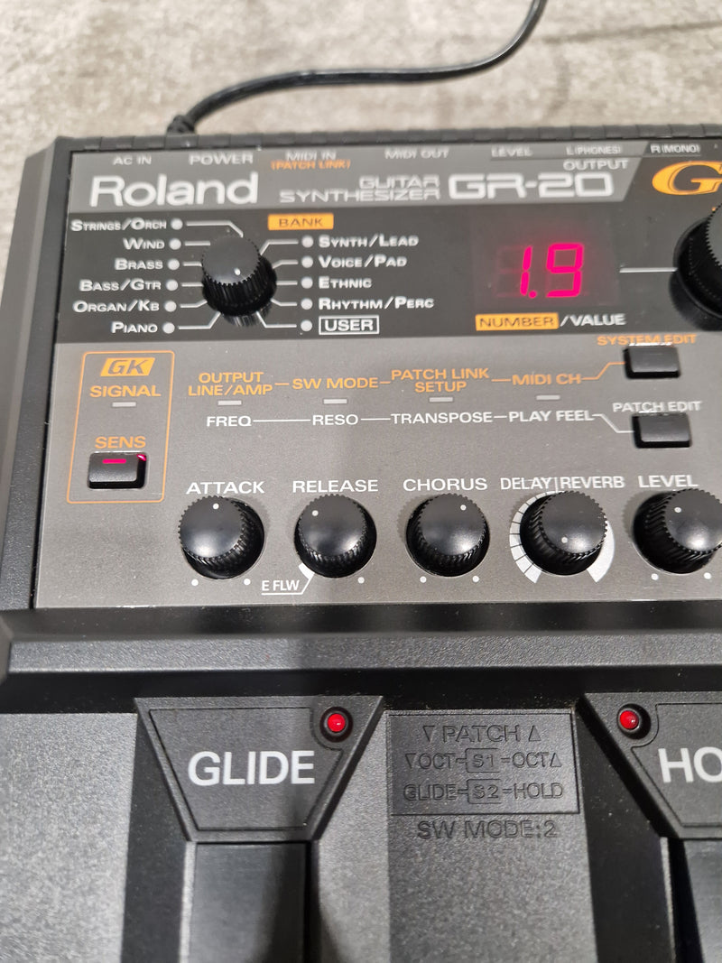 Roland GR-20 - Guitar Synthesizer - Complete System - Excellent w/ Cables & Power Supply - image 13