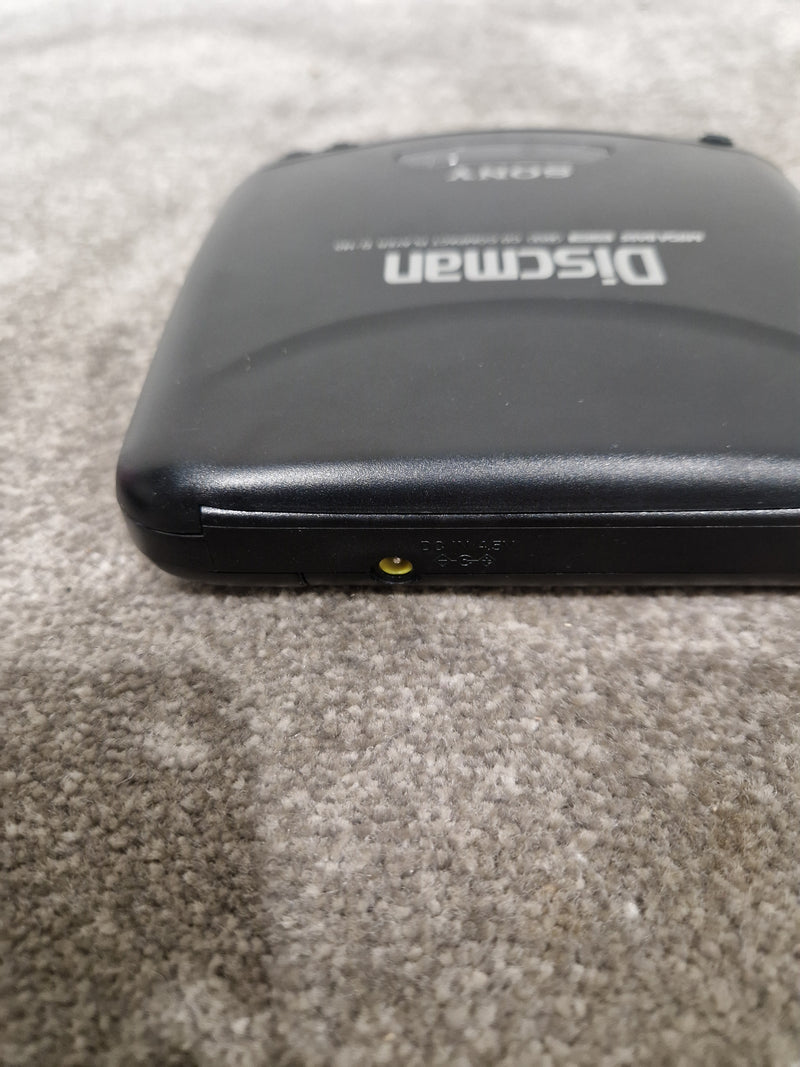 Sony Discman D-140 - CD Player - Mega Bass - Black - Portable CD Player - Spares or Repair - image 7
