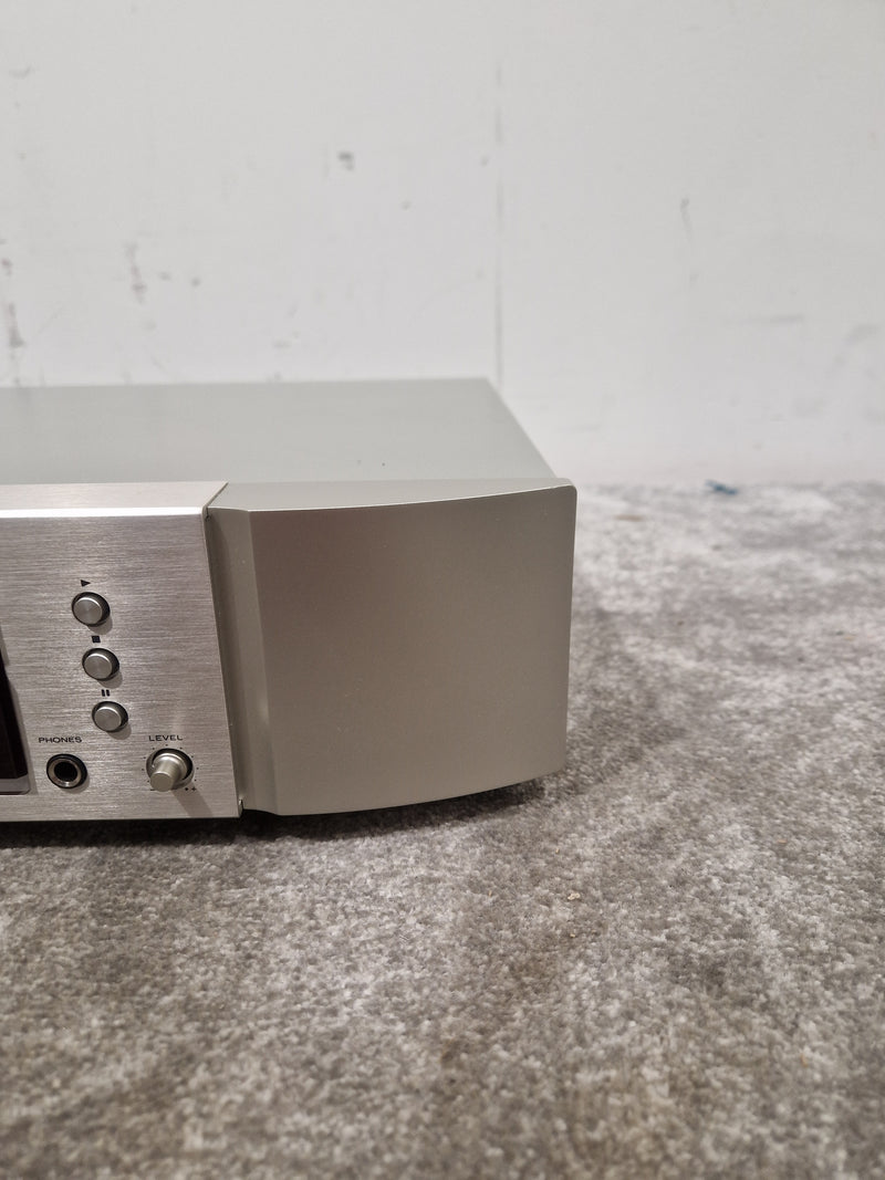 Marantz CD6007 - CD Player - Silver - Excellent w/ Original Box & remote - image 3
