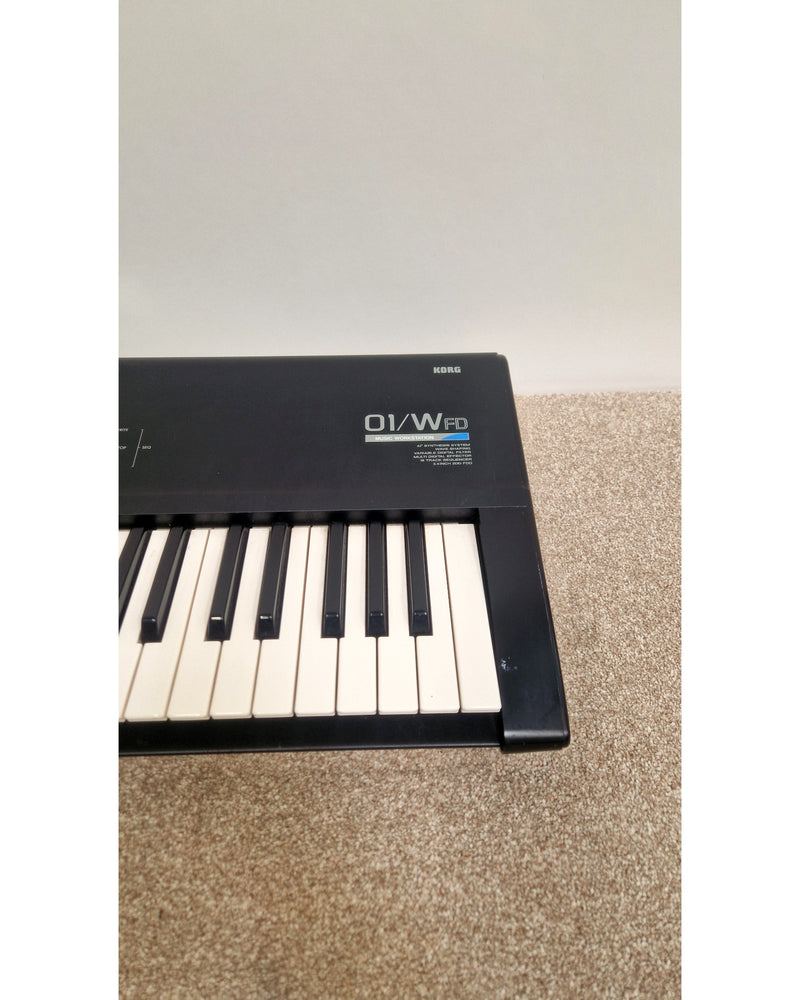 Korg 01/WFD - Synthesizer Keyboards - Black - Good - image 2