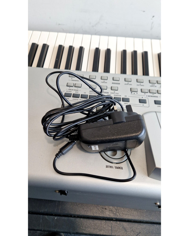 Korg PA588 - Synthesizer Keyboards - White - Keyboard - Excellent w/ Hard Case & Power Supply - image 17