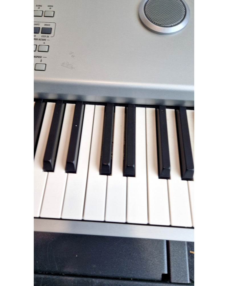 Korg PA588 - Synthesizer Keyboards - White - Keyboard - Excellent w/ Hard Case & Power Supply - image 11