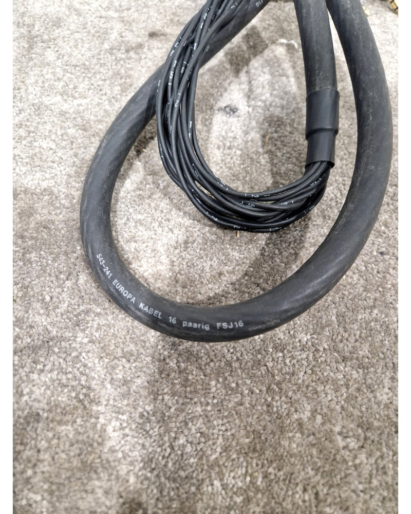16 Trs Cable To 2 24 Pin Cable - Black - Audio Cable - Good - image 12