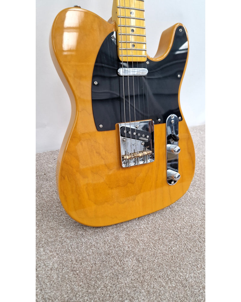 Vintage Reissued Series V52 - Electric Guitar - Excellent w/ Soft Case - image 7