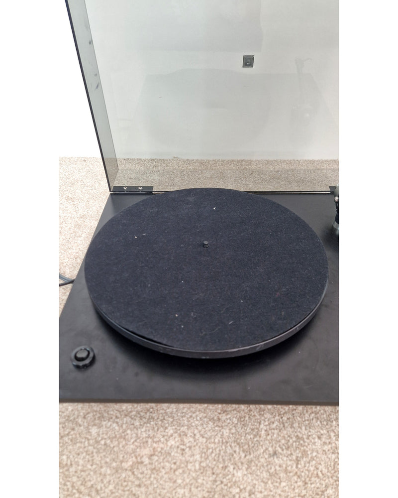 REGA Planar 3 Turntable - Iconic Design - Good - image 13