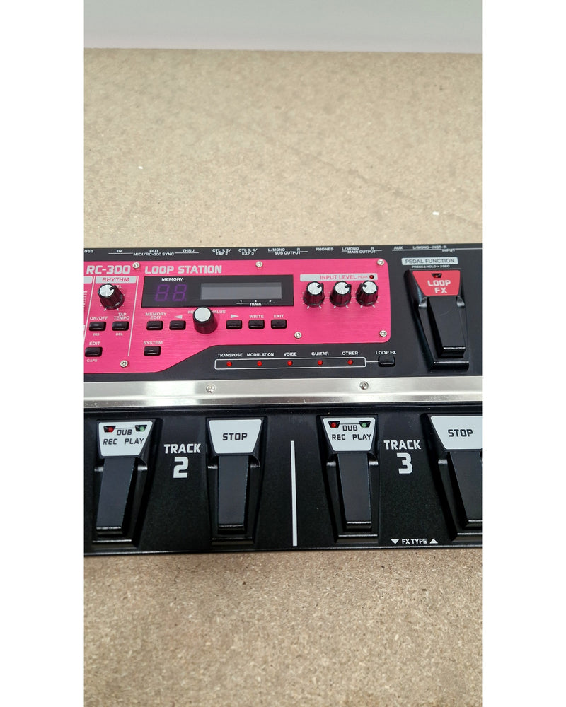 Boss RC-300 - Multi-Effects Pedal - Excellent w/ power supply - image 3