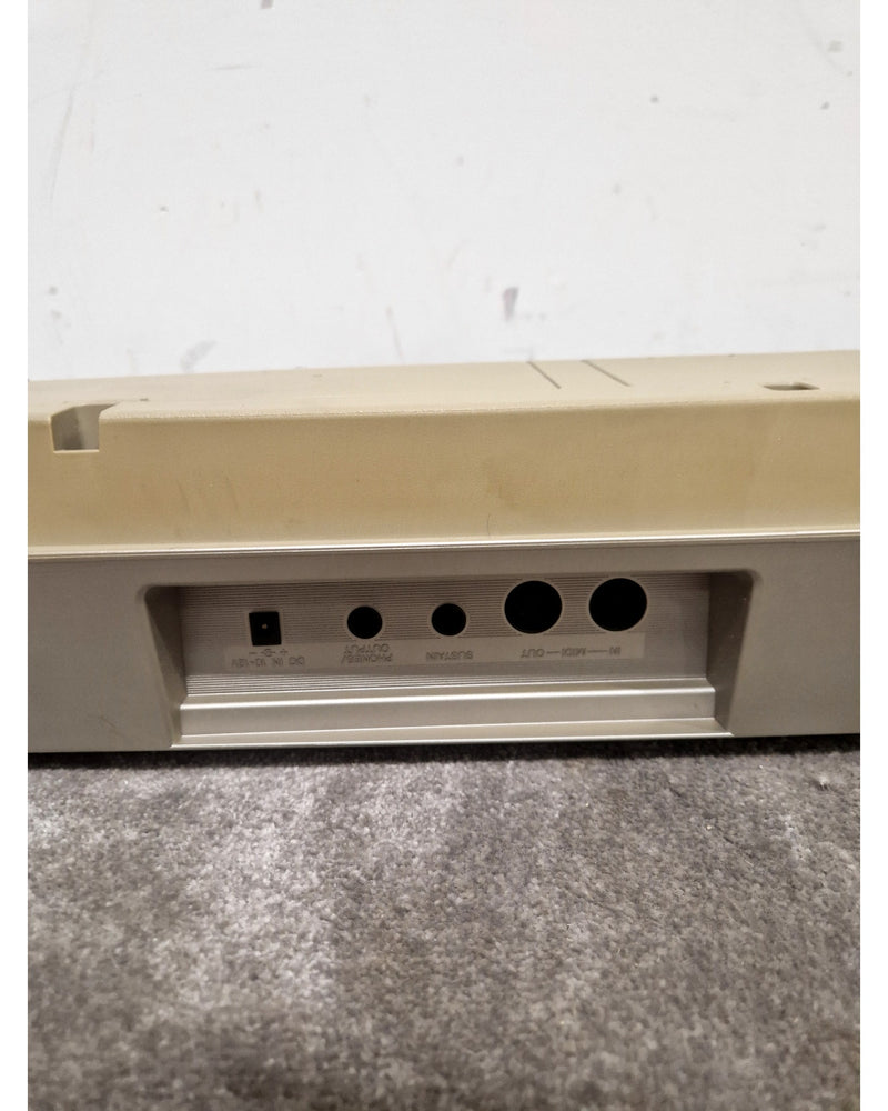 Yamaha EZ-30 - Electronic Keyboard - Silver/White - Spares or Repair - image 6