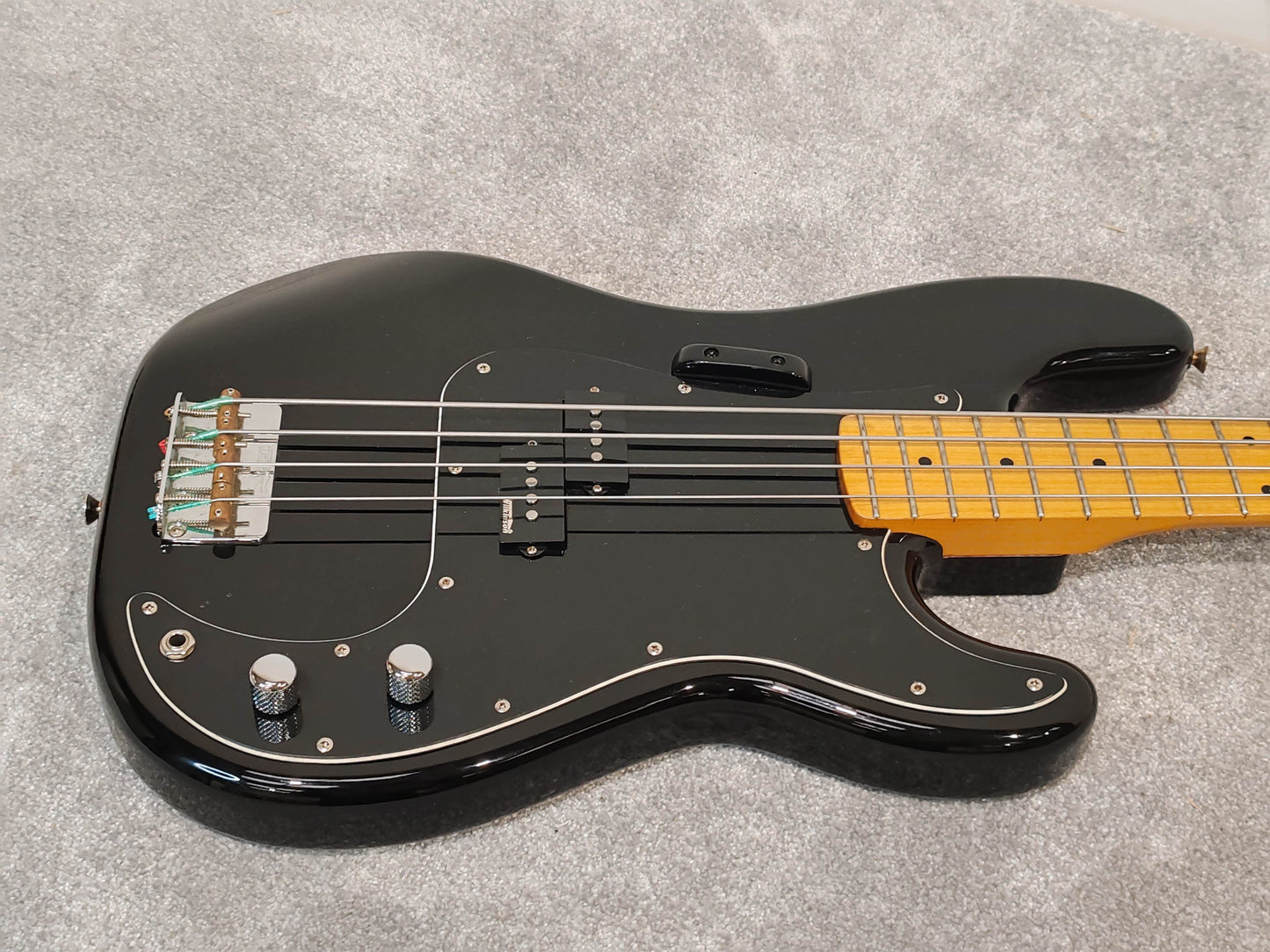 Vintage Tony Butler Signature V4 Bass Guitar, Black With Silverlining Hard Case