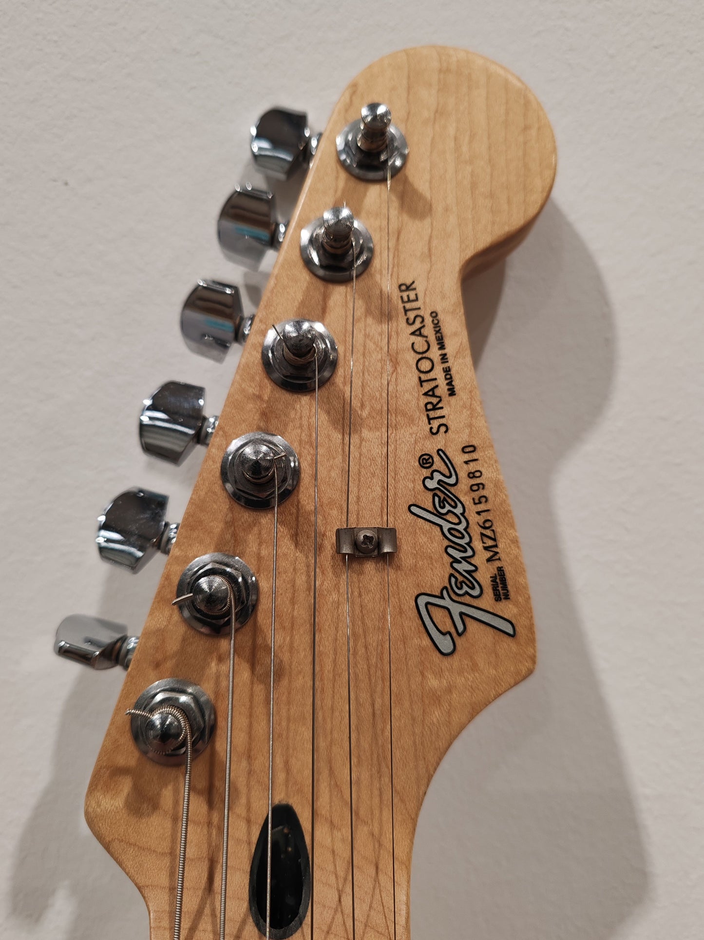 Fender Stratocaster Mexican - MZ6159810 - Chrome Red - 2006