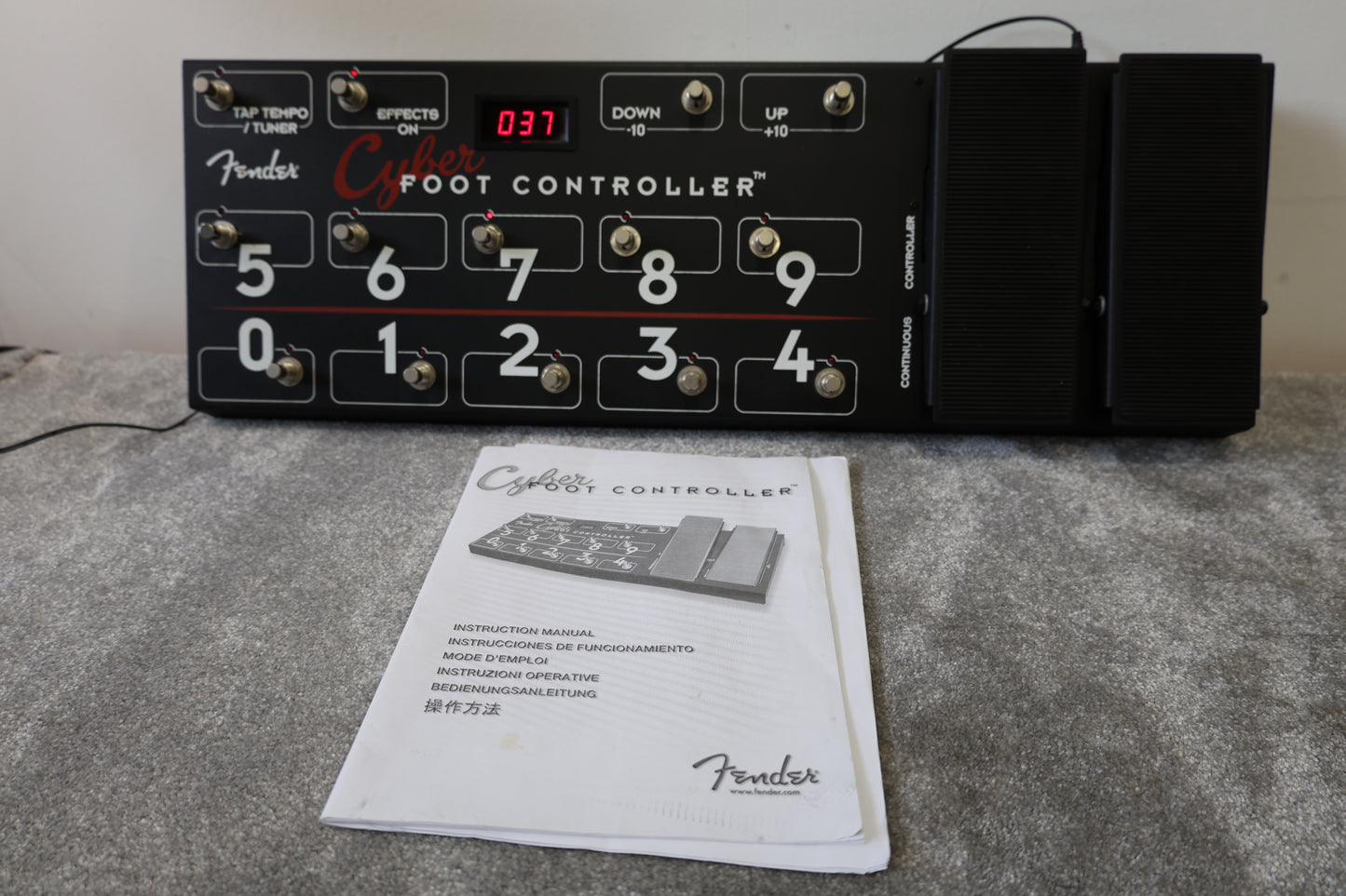 Fender Cyber Foot Controller - PR 521 - Very Good w/ Instructions & Wiring Diagram