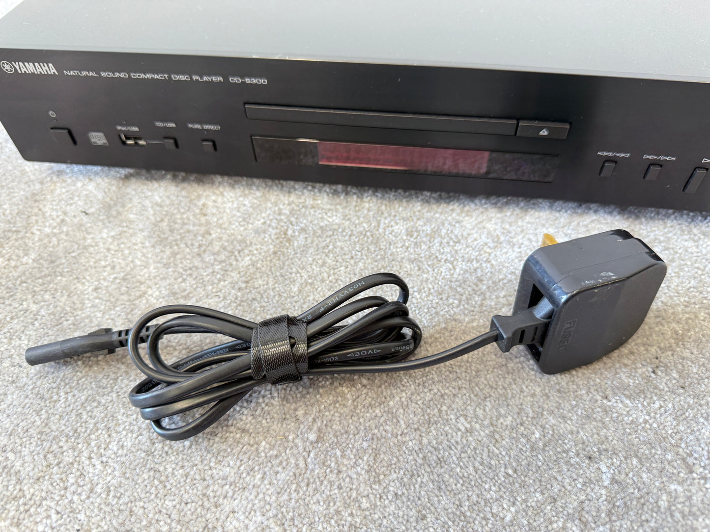 Yamaha CD-S300 Natural Sound CD Player – High-Precision Playback, USB Input Excellent