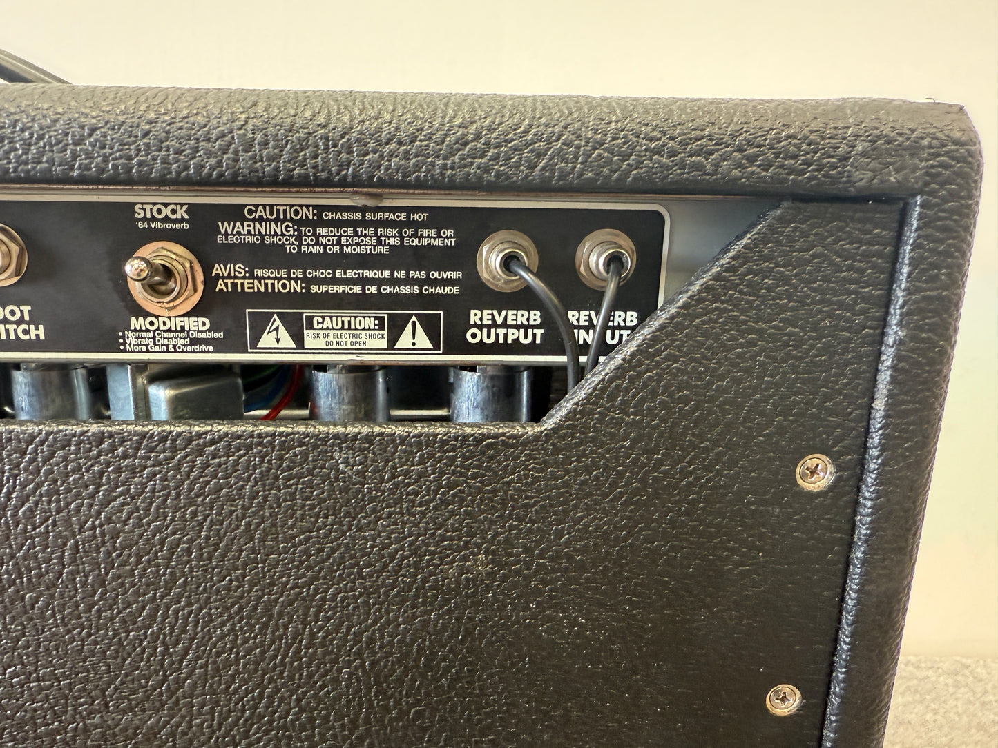 Fender '64 Vibroverb Custom Reissue Combo Amp – Hand-Wired, Excellent Condition, Vintage Tone